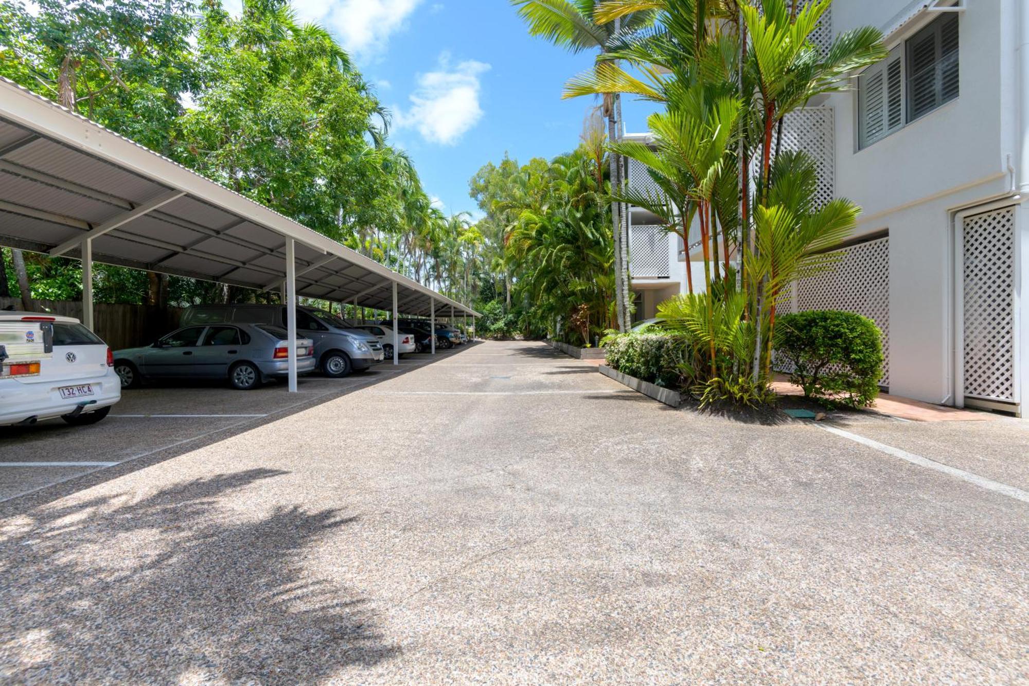 Coral Apartments Port Douglas Exteriör bild