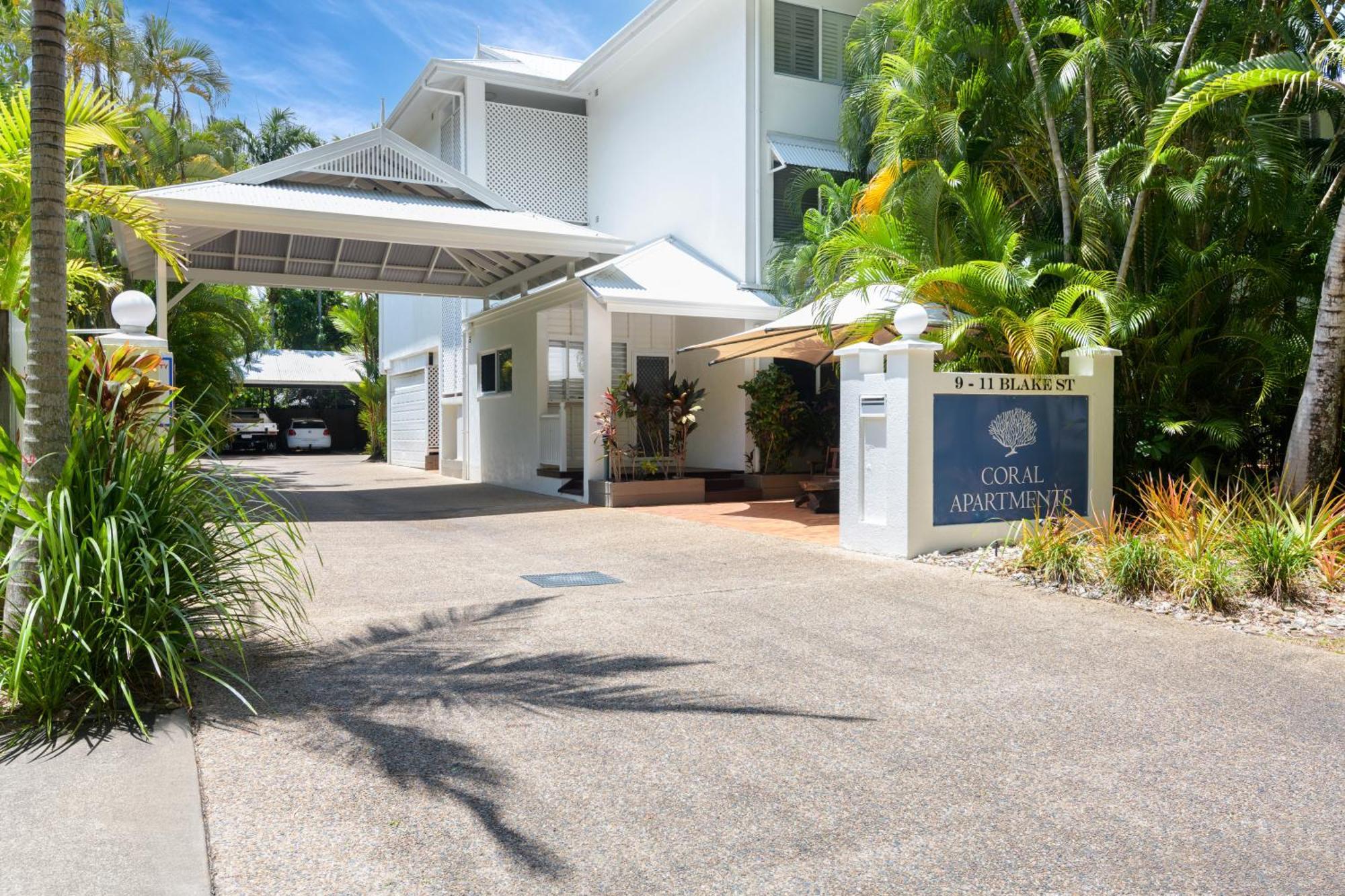 Coral Apartments Port Douglas Exteriör bild