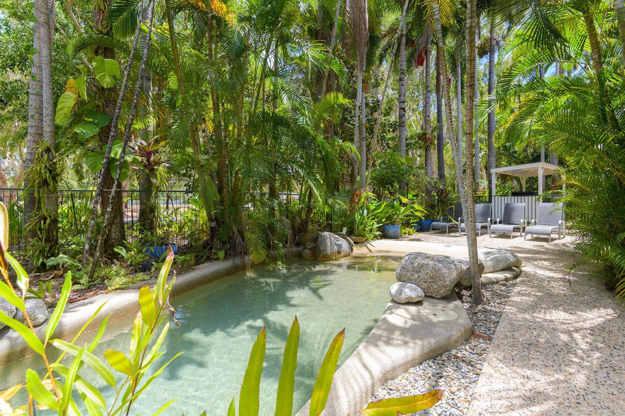 Coral Apartments Port Douglas Exteriör bild